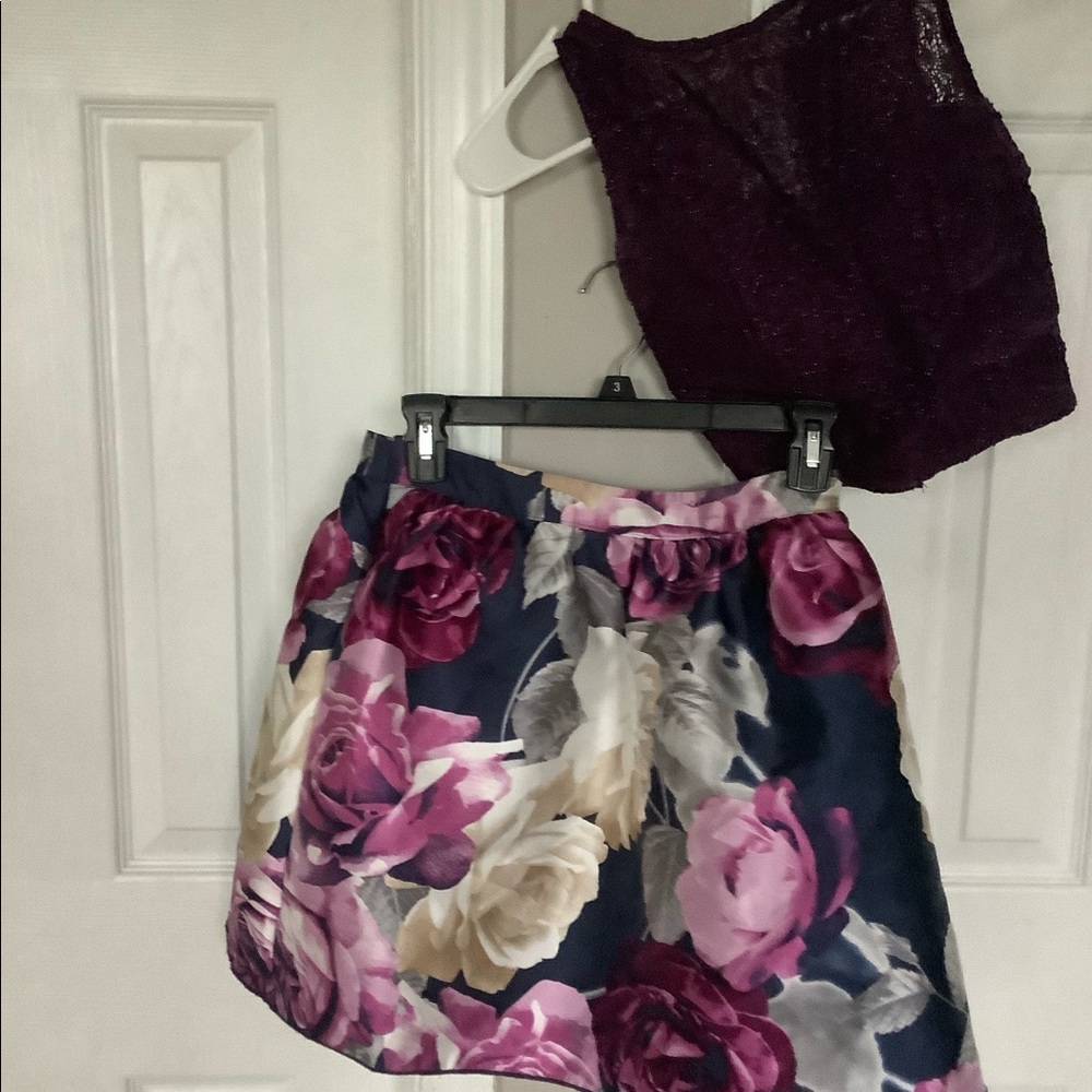 To piece dress